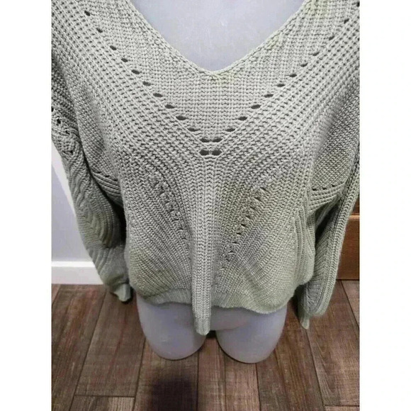 Moon & Madison Anthropologie Oversized Cropped V-Neck Sweater Sage Green Medium - Picture 2 of 6